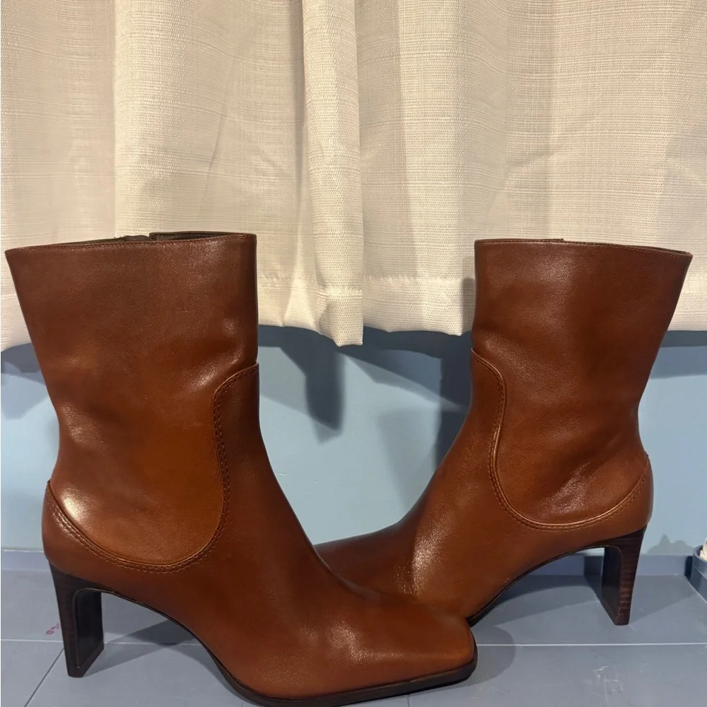 Reformation Claudette Ankle Boot
Cavalier Leather - Picture 8 of 8